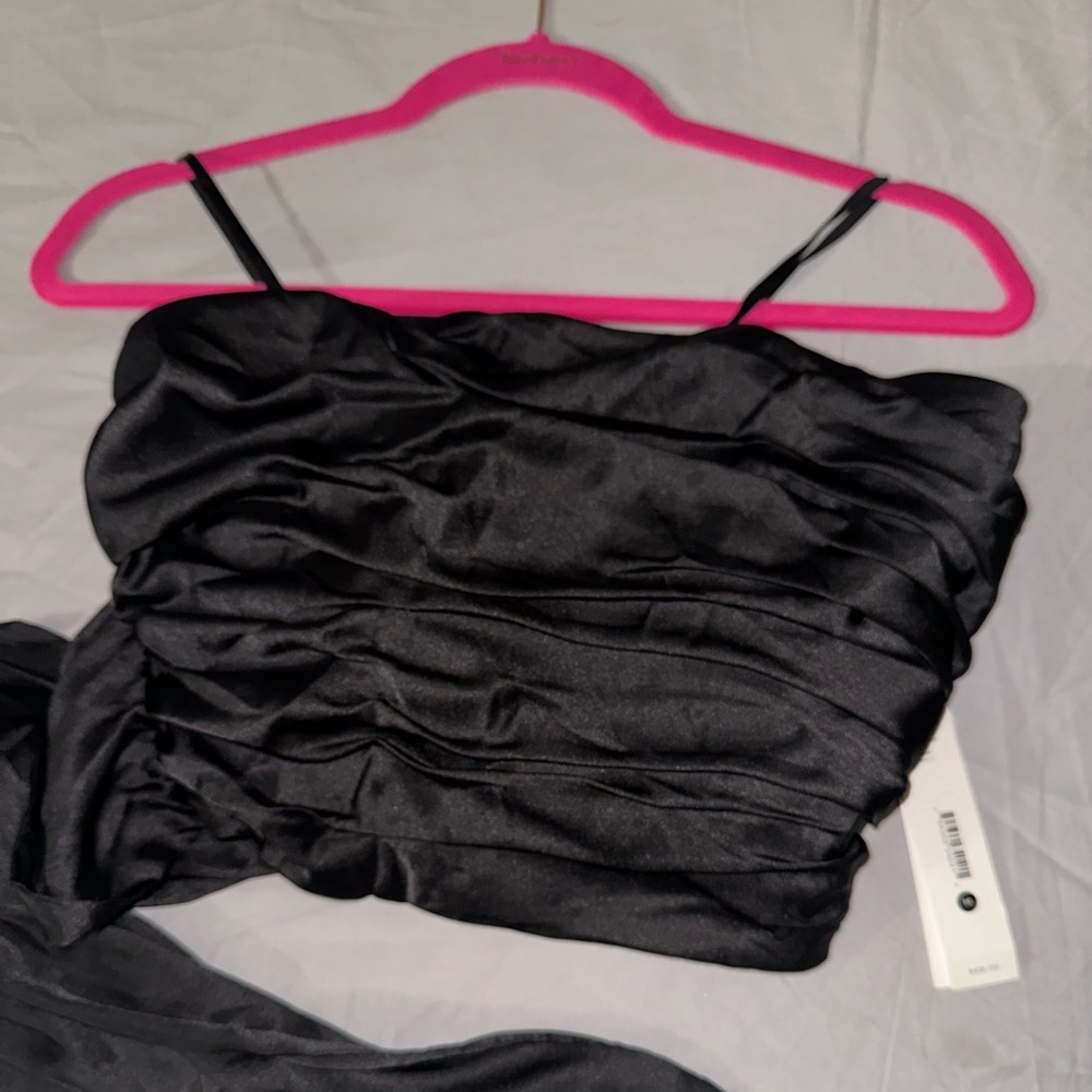 AQUA sleeveless cropped top.